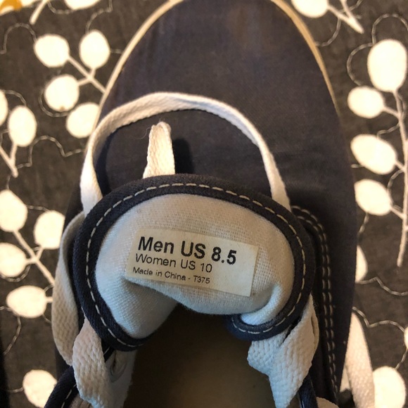 Vans - Picture 3 of 3